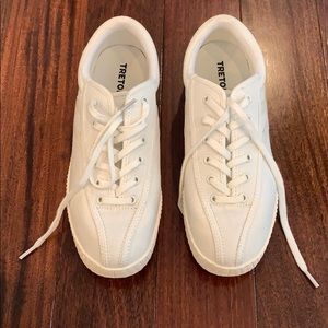 Tretorn tennis shoes